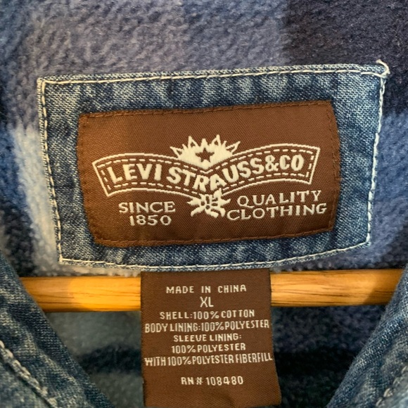 Vintage Levi's Blue Denim Jacket with Plaid Lining - Picture 2 of 4